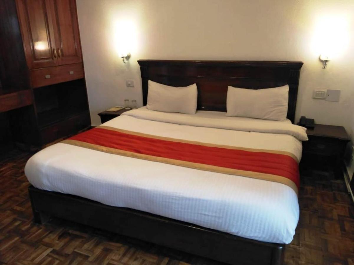 Surbee Resort Масурі Екстер'єр фото